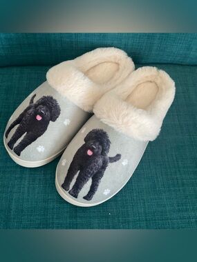 Snuggs Slippers Grey Black Labradoodle Slippers S/M - New Without Tags, No Box